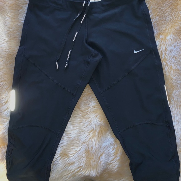 NWOT Nike Dri-Fit Capri Leggings - Picture 11 of 12